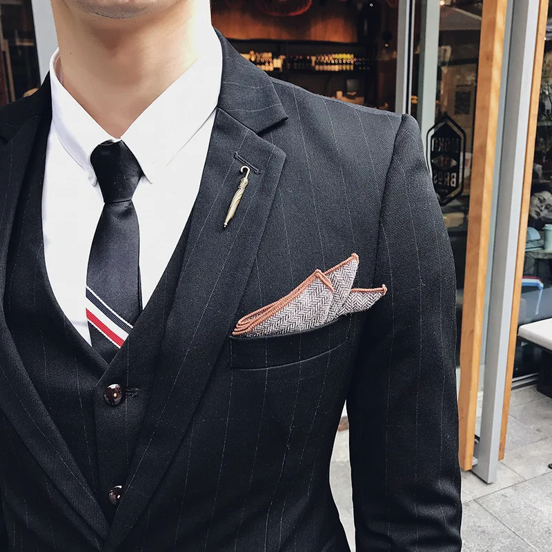 

Men's Slim Fit Striped 3-Pieces Suit Shawl Lapel One Button Blazer with Vested Set Groom Tuxedos Costume 3 Pieces Homme