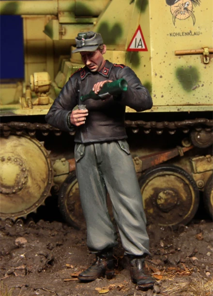 1/35 модельная фигурка из смолы Kit 125 немецкий AFV Crewman Украина One фигурки несобранный