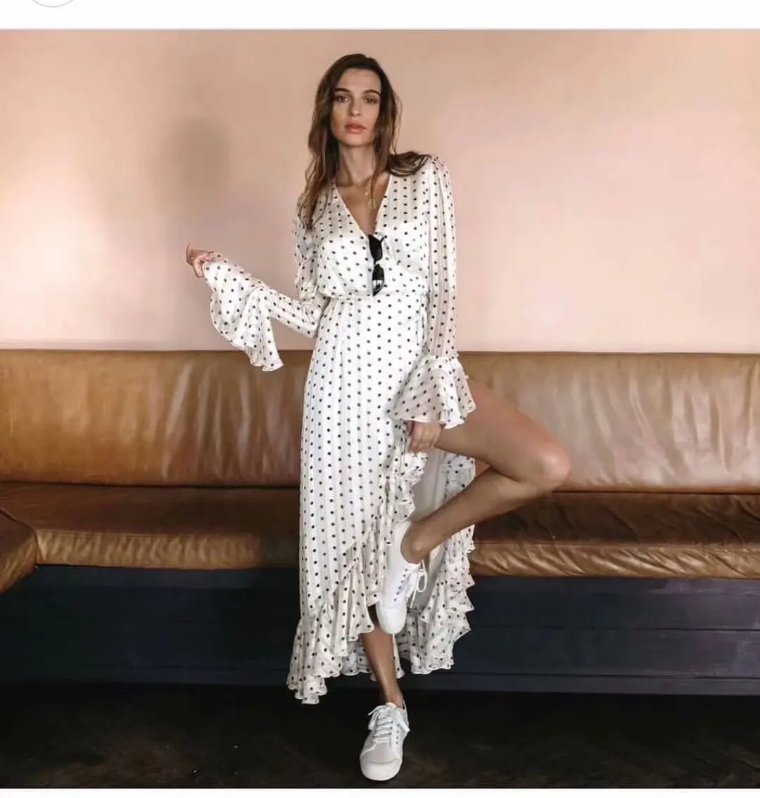 Женское богемное Макси платье в горошек с оборками и рукавом бабочкой летнее