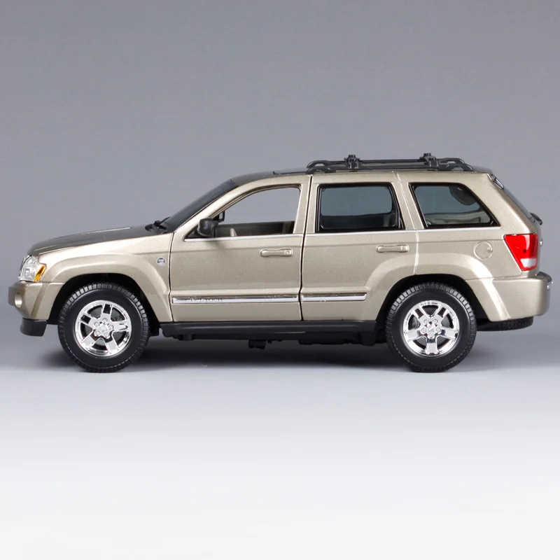 Maisto 1:18 2005 jeep grand cherokee Хаки Синий Модель автомобиля Большой игрушечный джип модель