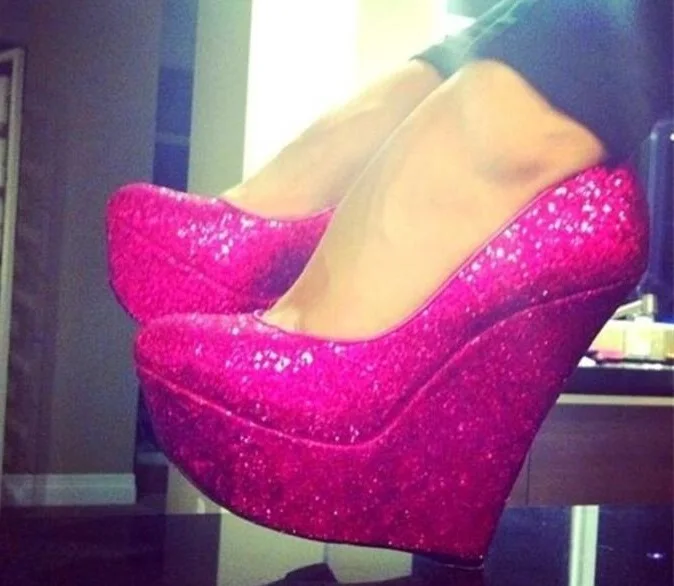 Недорогие высококачественные модные женские туфли-лодочки на танкетке с