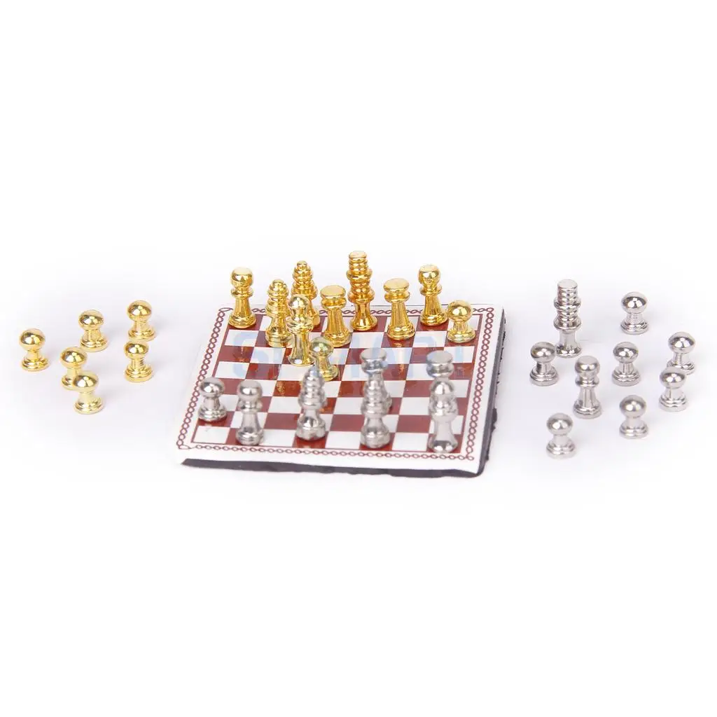 1:12 Кукольный домик миниатюрный металлический Шахматный набор серебро и золото |