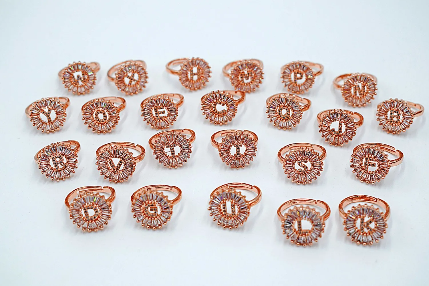 Шарм Циркон 26 английские буквы модное кольцо медь микро инкрустированный куб