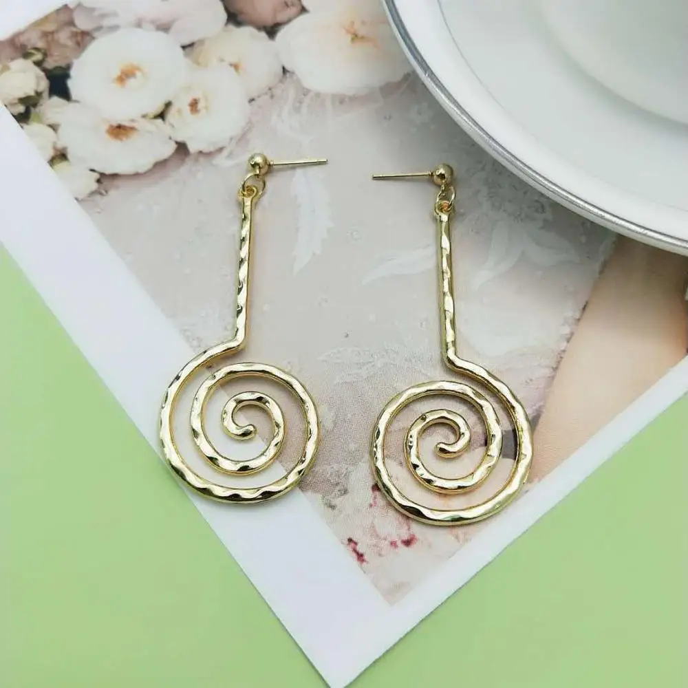 Модные женские сережки золотого цвета с покрытием хорошее качество круглая