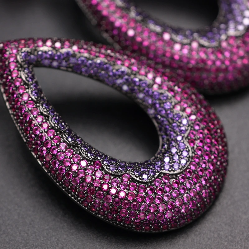 Роскошные большие серьги с каплями воды полностью покрытые фианитом фиолетового