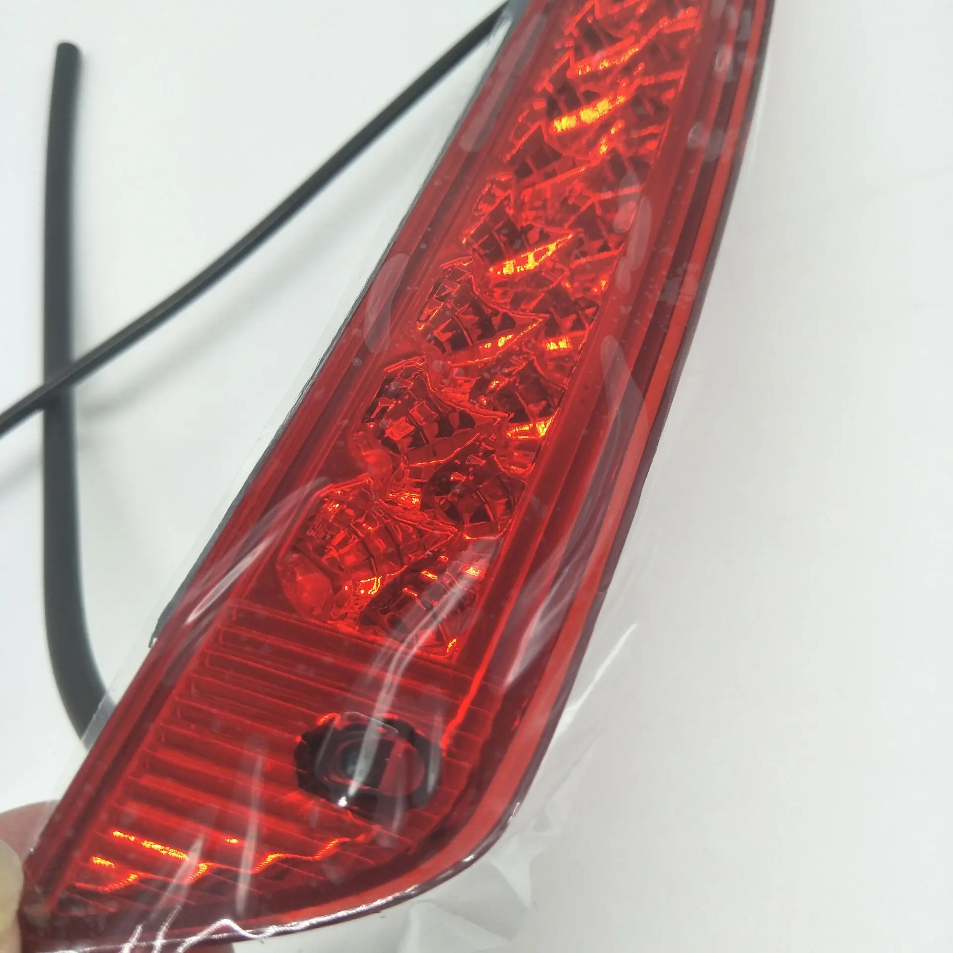 Оригинальная третья Тормозная лампа задняя крыша для hyundai IX35 2010-2017 OEM 927002Z000 |