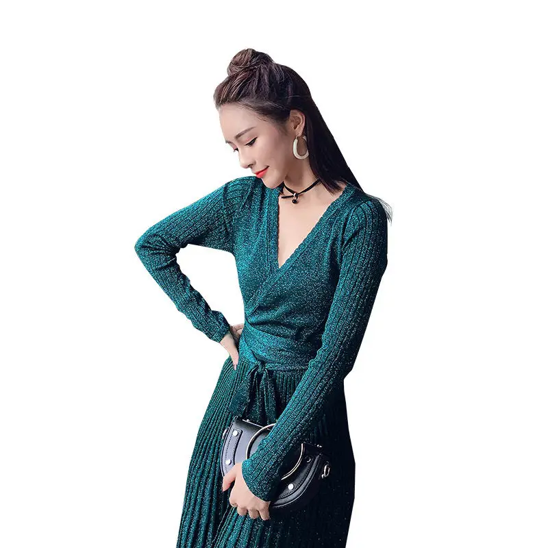 Женское трикотажное платье-свитер с V-образным вырезом и длинным рукавом |