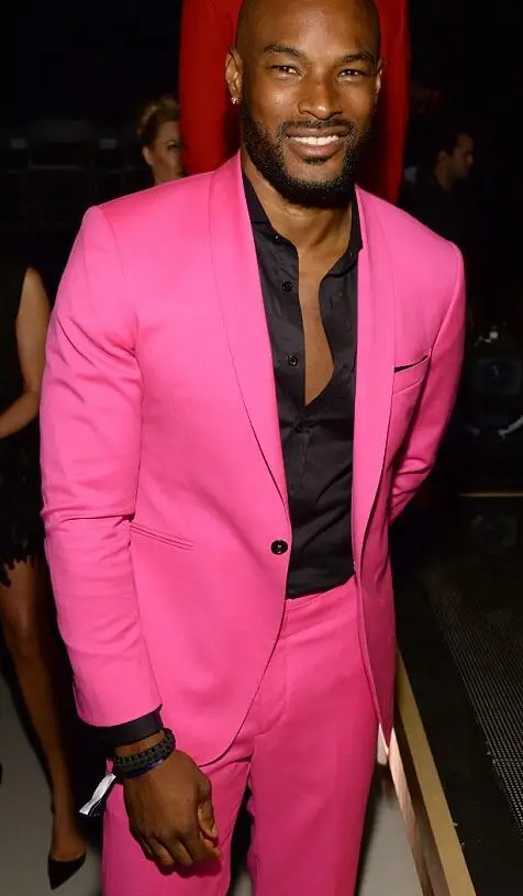 Последний дизайн пальто брюки ярко розовый мужской костюм жениха с отложным