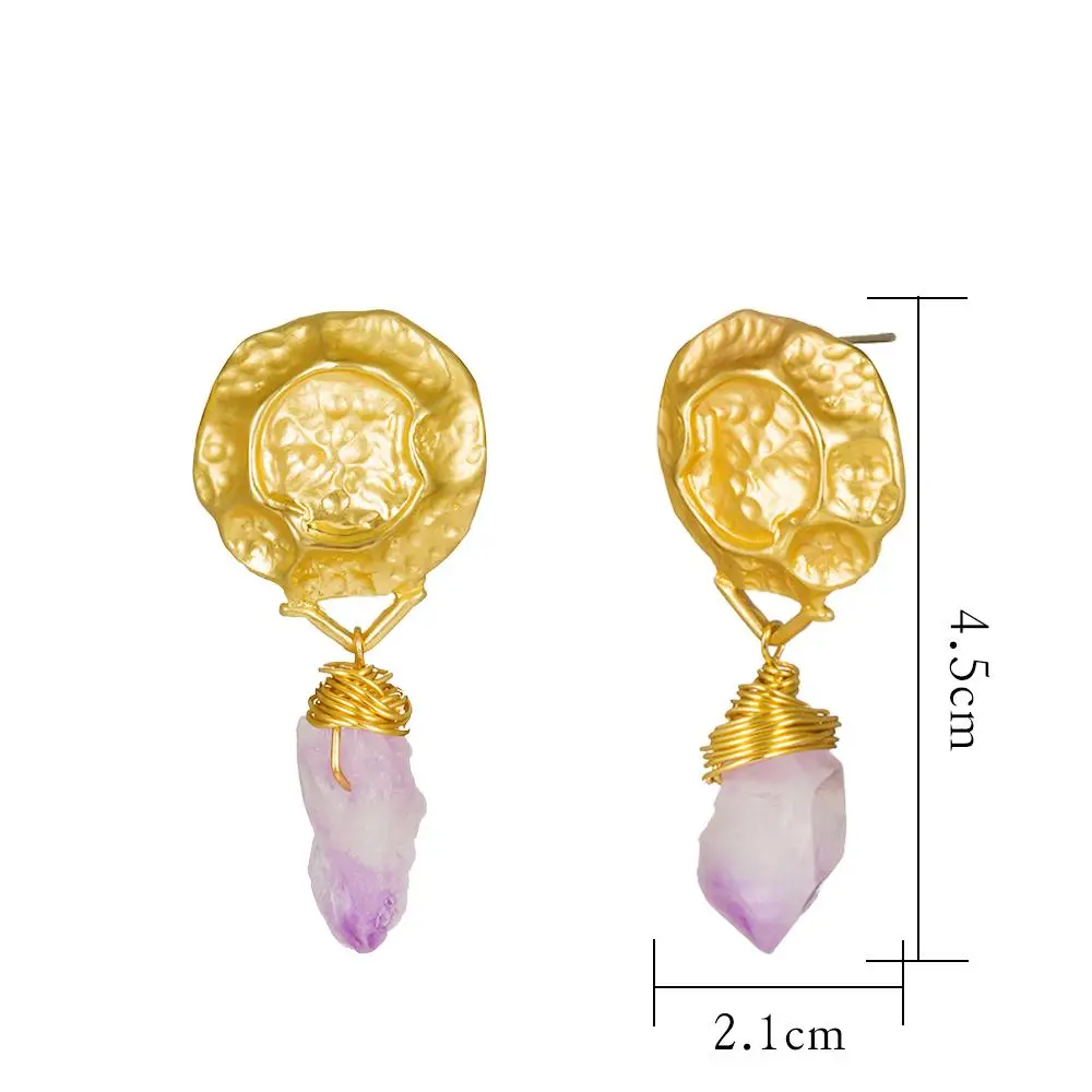Тренд серьги матовые золотые фиолетовые из природного камня девушка сердце