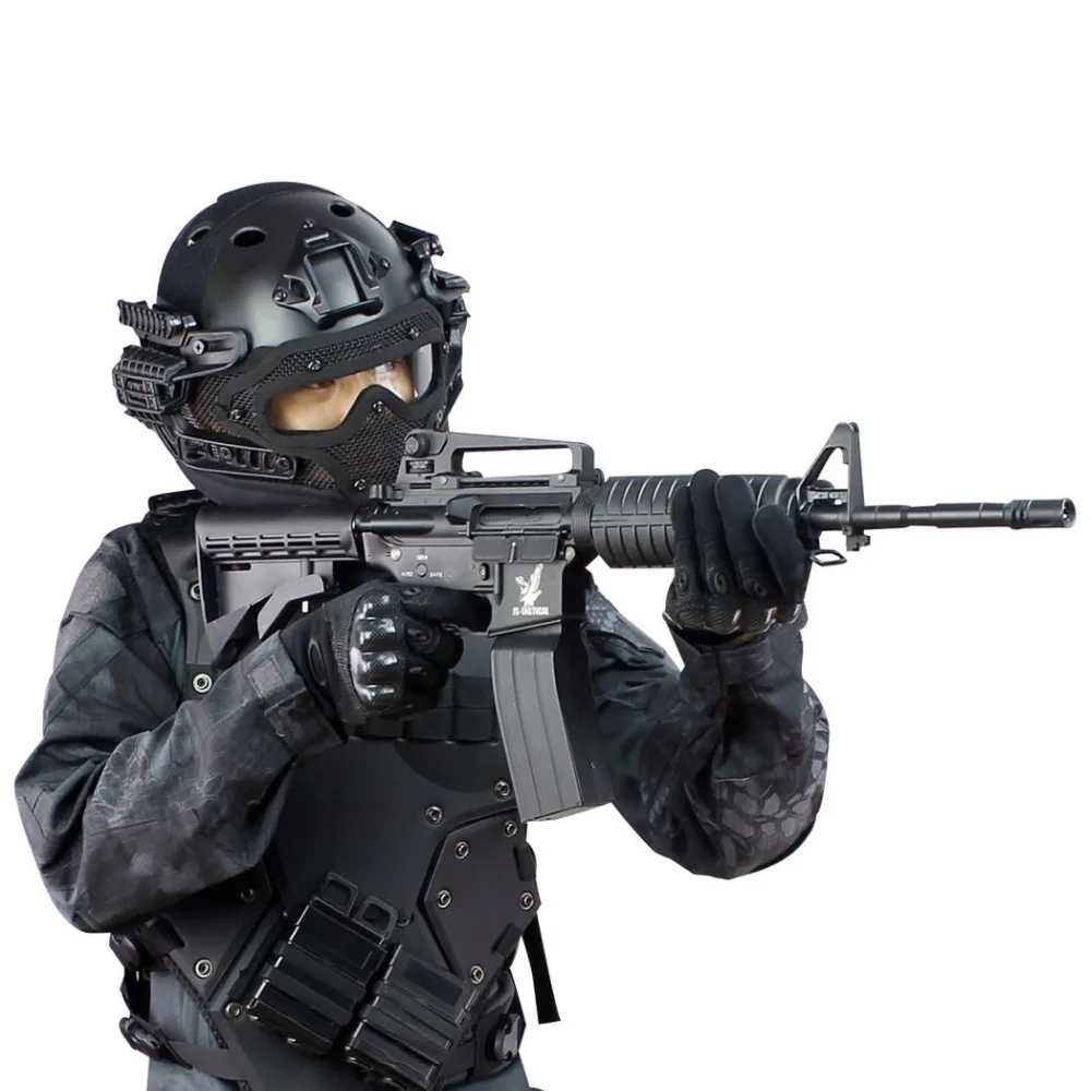 Тактический шлем FAST Molle в сочетании с полной маской и очками для страйкбола