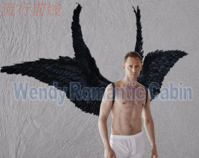 Costumed красивые черные с героями мультфильмов перьями крыльями ангела для показа