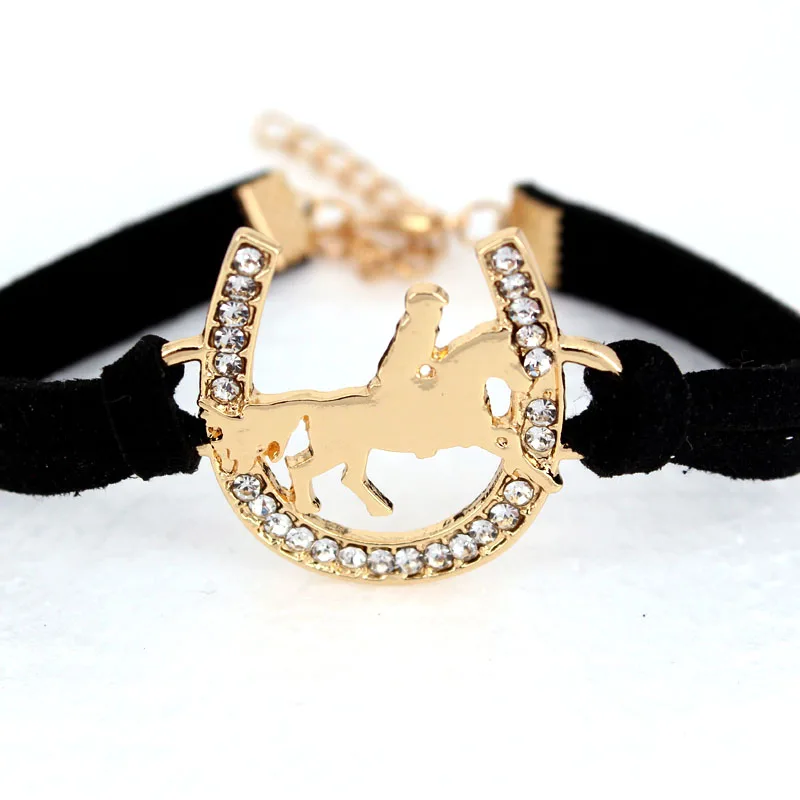 

hzew new Horseshoe Man ride horse pendant necklace horseshoe necklaces gift
