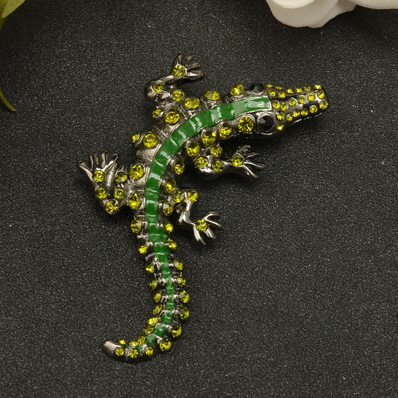 

MZC Trendy Crocodile Brooch for Womens Vintage Rhinestone Brooch Men Metal Broches Crystal Brosch Pins Bijoux Femme Jewlry