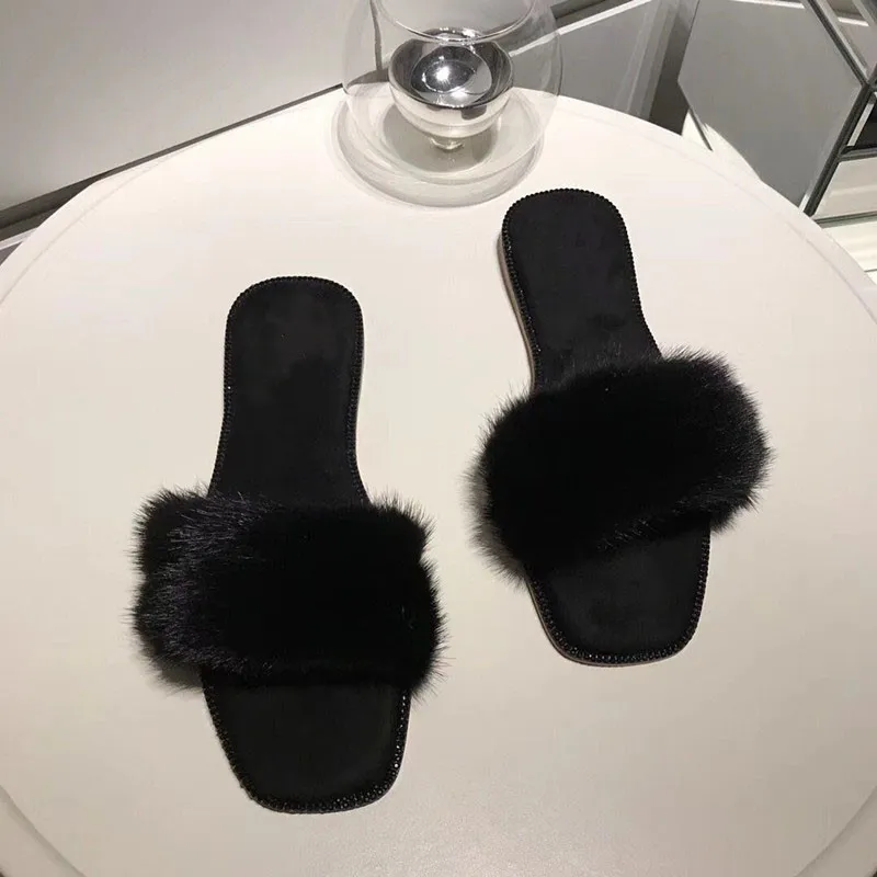 Женские меховые шлепанцы летние из натуральной кожи на плоской подошве с