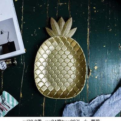 30x18cm Golden Pineapple Wooden Dessert Fruit Plate Tray Geometry Pineapple Pallet Pallet Fruit Plate Home Decoration Plate R1622 - Цвет: 30x18cm
