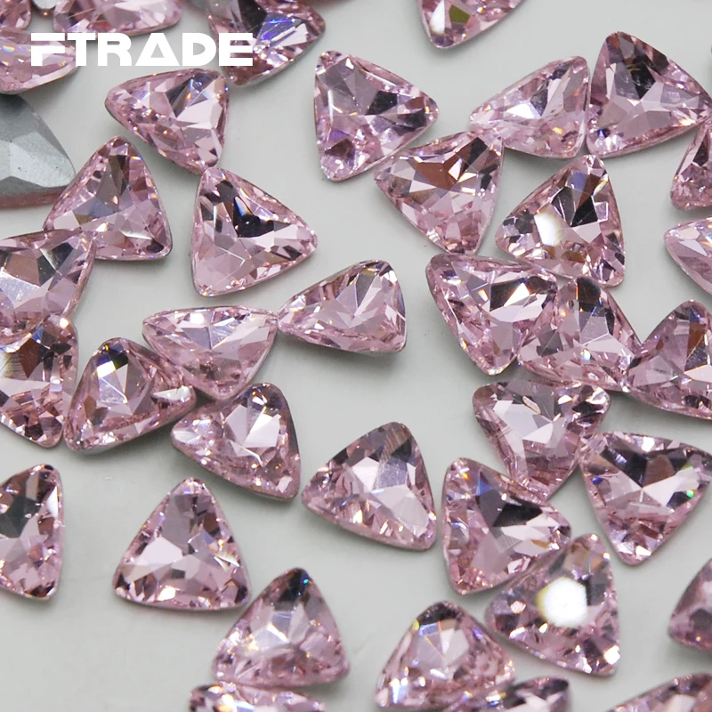 Светильник розовый кристаллический стеклянный точечный задний трехугловой