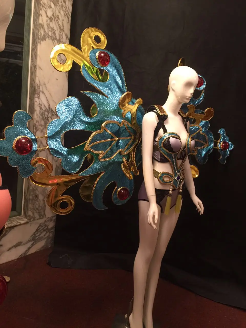 

Fashion Carnival Victoria Chinese Wind Wings Catwalk Sexy Lady DS Ballroom Costume Stage Dance DJ Singer Cosplay TV Show Clothes