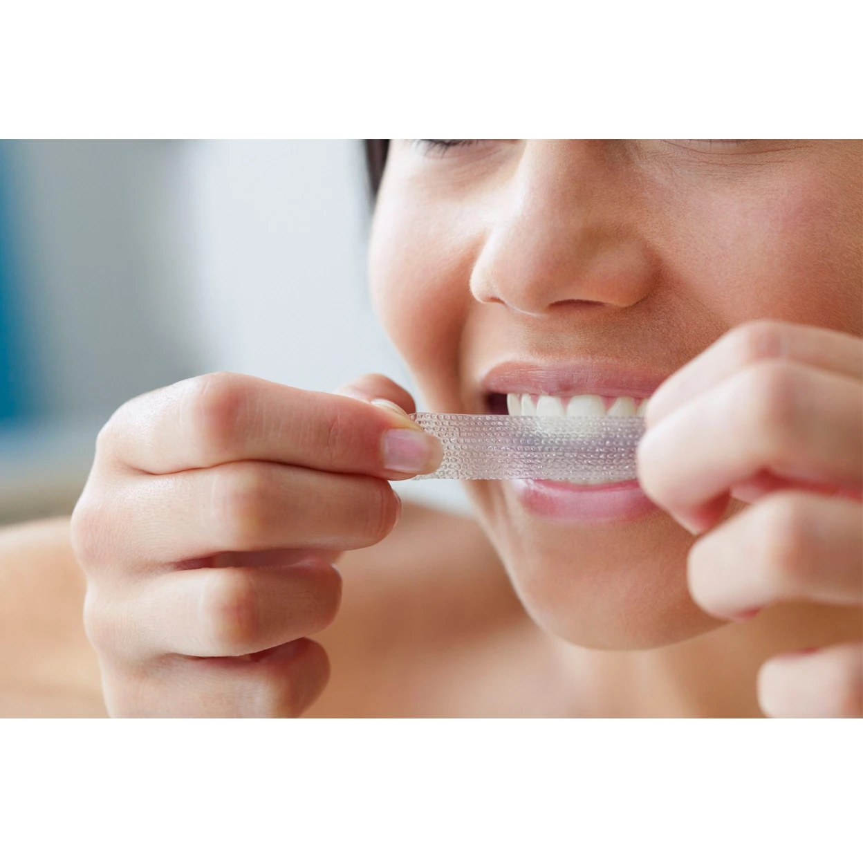 Dental Care Essentials Teeth Whitening Strips with 2 Disposable Mini Toothbrushes | Красота и здоровье