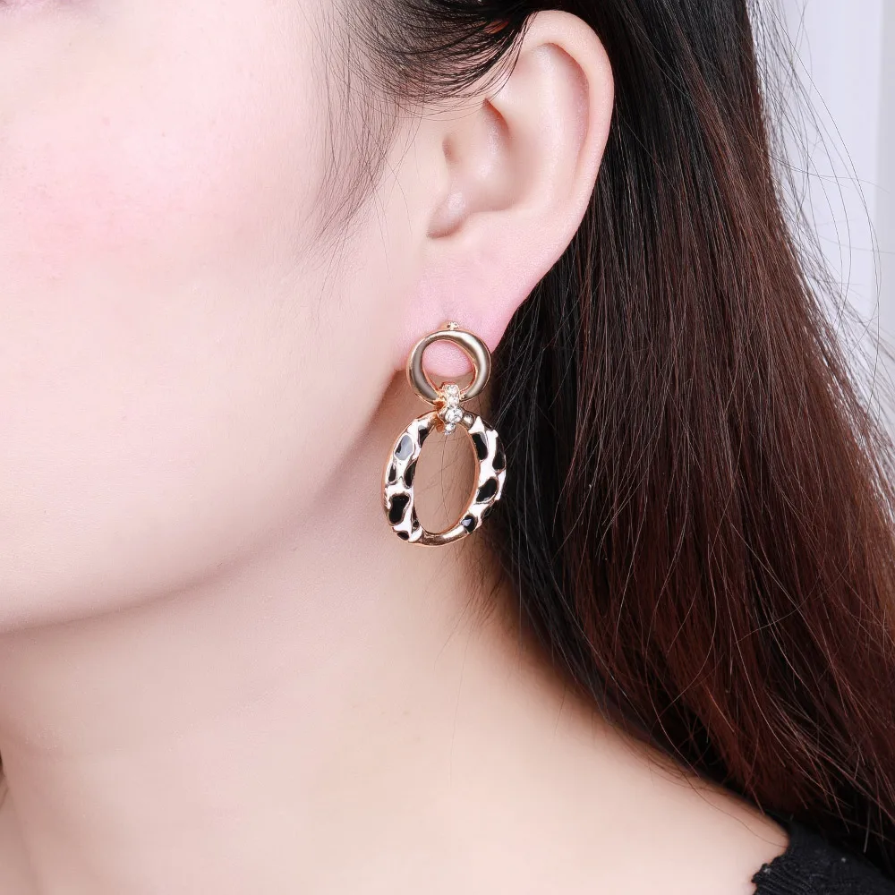 Женские серьги с леопардовым принтом HanCheng длинные висячие золотистого цвета