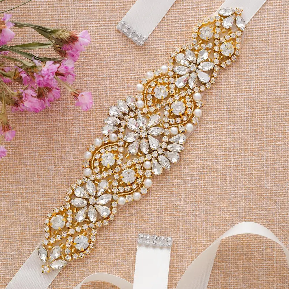 Свадебный пояс с золотыми стразами сделанное вручную из жемчуга и кристаллов