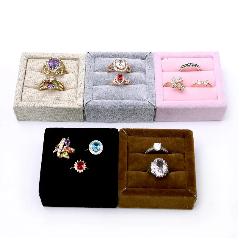 Маленький бархатный или льняной поднос для демонстрации колец ювелирных изделий