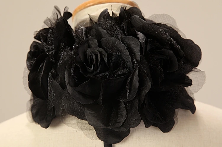 Черное свадебное бальное платье с аппликацией на шее фатиновое вечернее в стиле