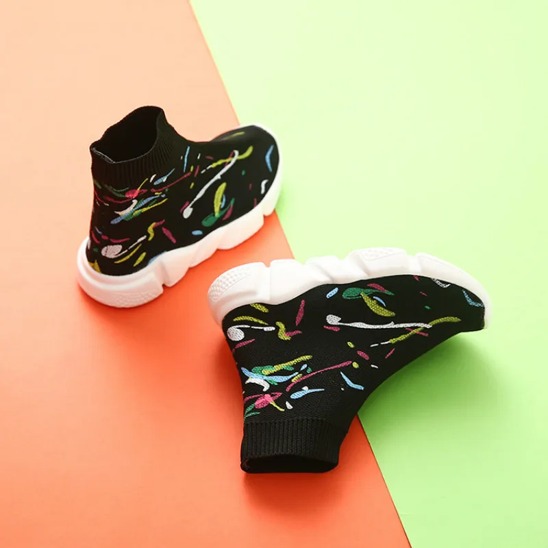 Детские вязаные кроссовки черные с граффити для мальчиков и девочек