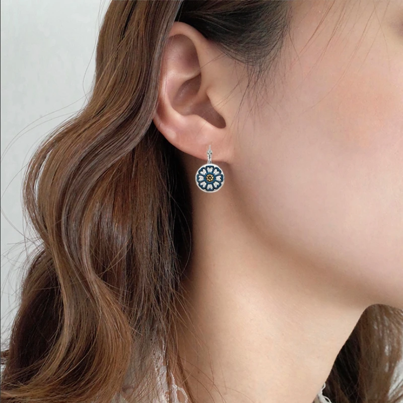 New/Charming Sho Inspired by Avatar's latest main air pattern earrings convex and concave glass ladies earrings. | Украшения и
