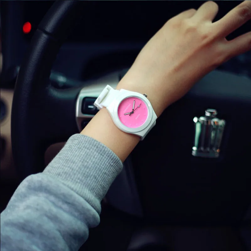 Горячие желе силиконовой резины Конфеты Кварцевые часы наручные для женщин