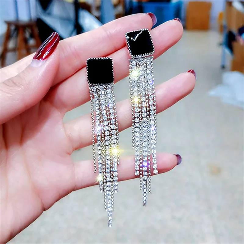 FYUAN модные длинные кисточки Кристаллы серьги для женщин Bijoux Черная Эмаль Стразы висячие серьги массивные Ювелирные изделия Подарки - Окраска металла: silver
