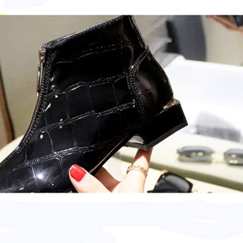 Бесплатная доставка Весна 2019 модные вечерние туфли с цепочкой женские лодочки