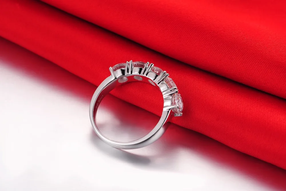 Женское кольцо из стерлингового серебра 2.5Ct синтетического алмаза с 5 камнями для