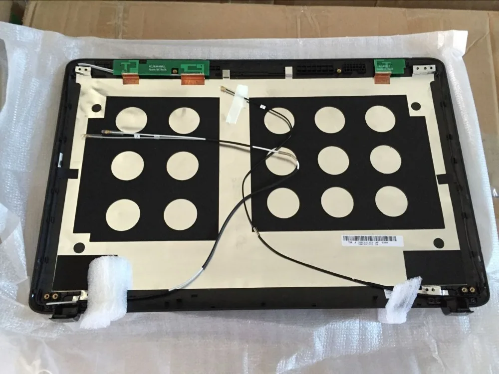 

Lenovo IdeaPad Y560 Screen Top Cover Lid 38KL3LCLV40