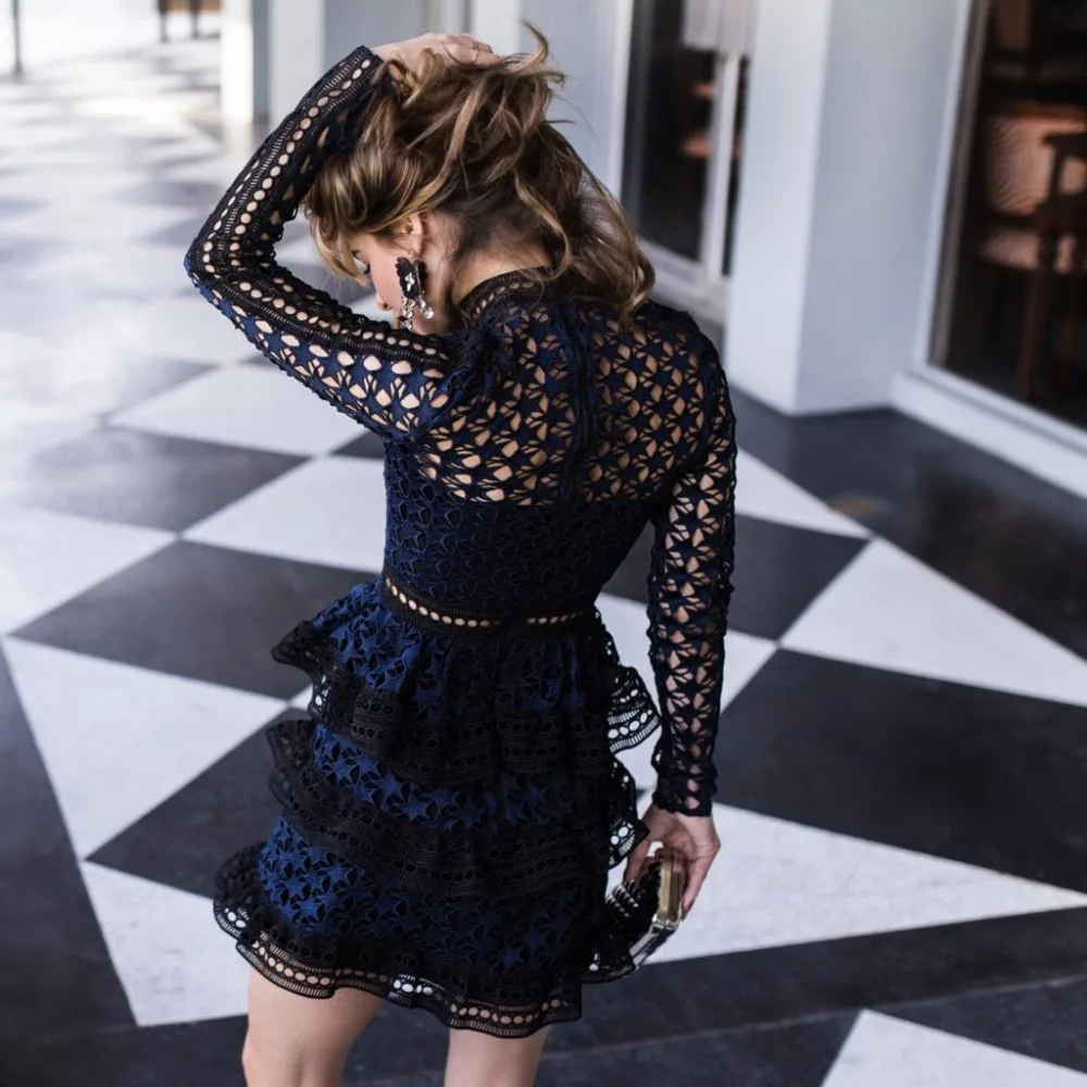 Нарядное платье мини с перфорацией SMTHMA черно синее или белое из вышитой ткани