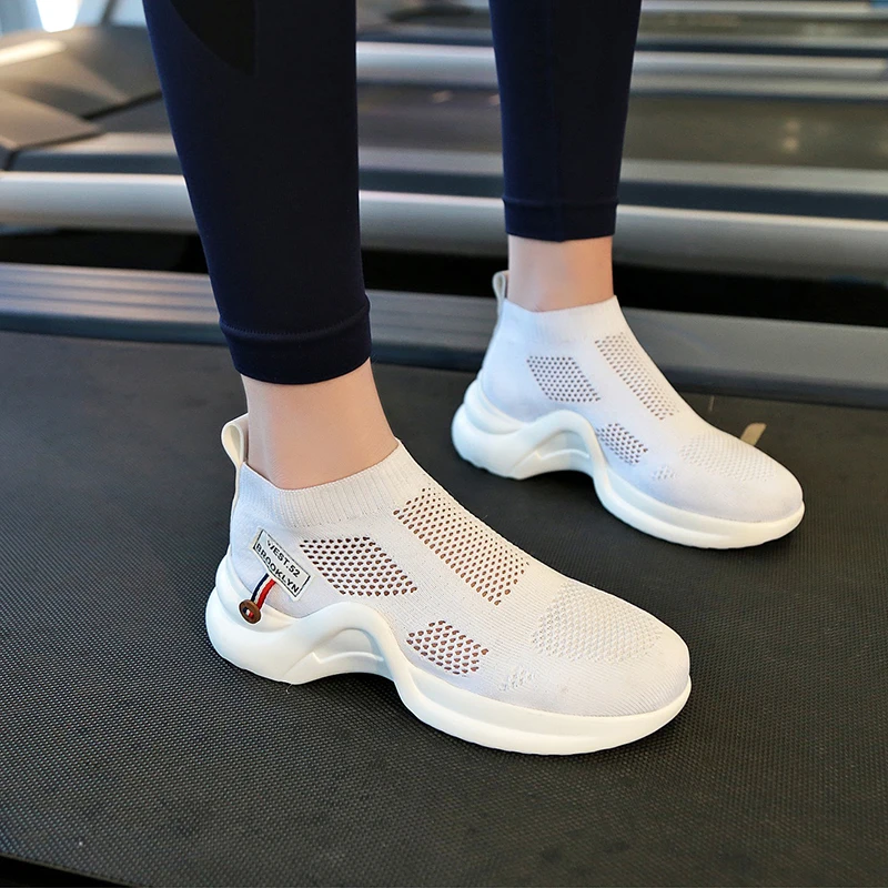 Новинка 2018 танцевальная обувь для девочек Спортивная мягкая подошва дышащая