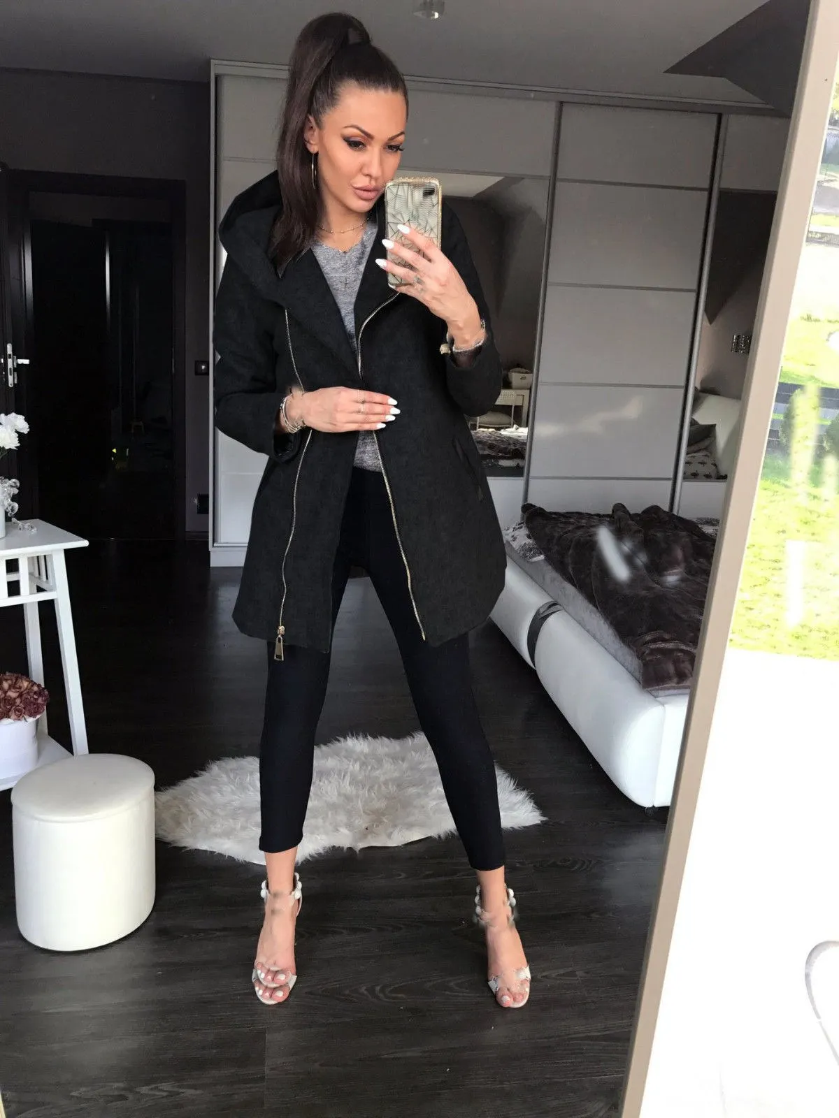 Женская теплая куртка с капюшоном и длинным рукавом Базовая карманами на молнии