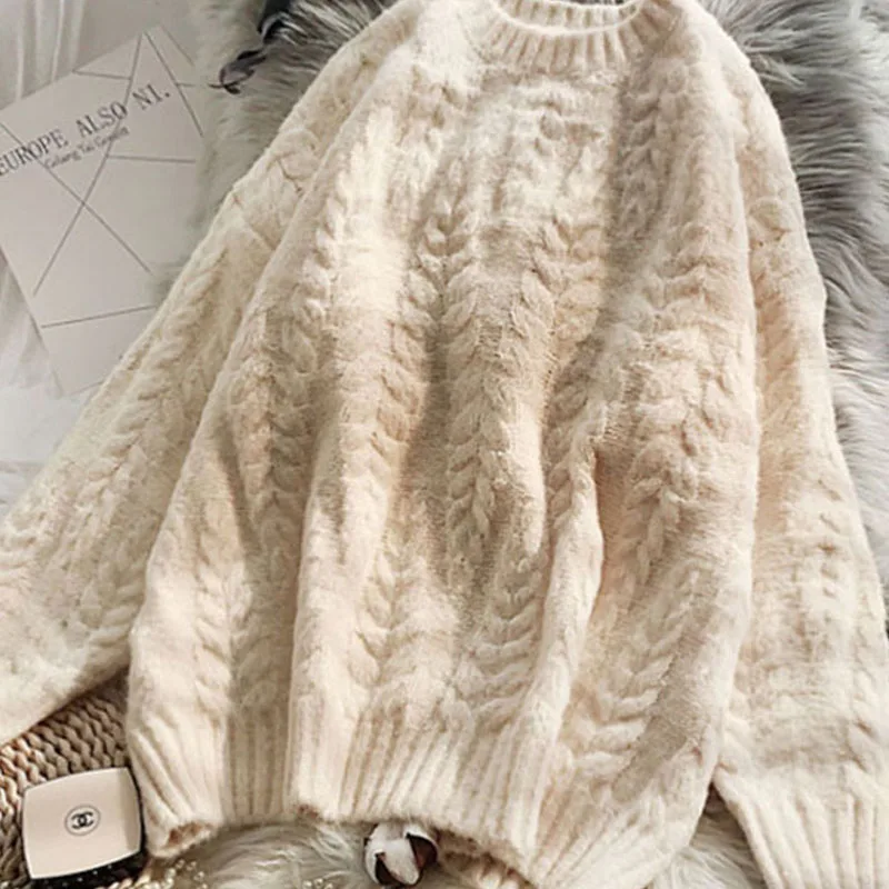 Свитер Женский свободного покроя с круглым вырезом на осень-зиму B105 | Женская