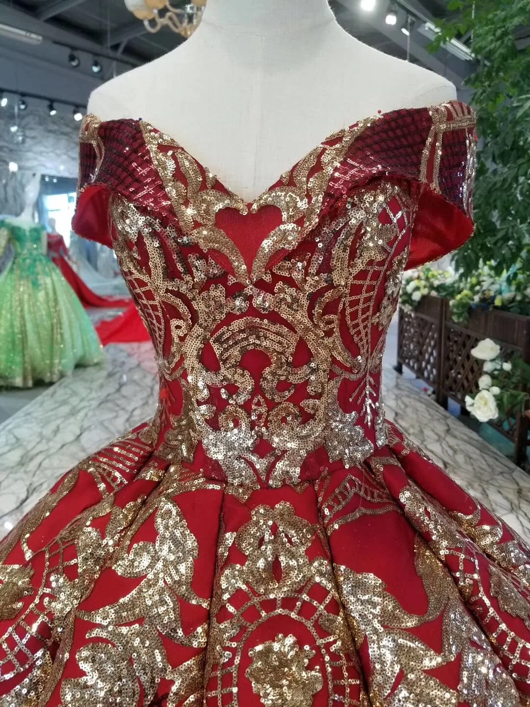 

2019 Luxury Red Roryal Gold Lace Applique Puffy Prom Dresses Couture Arabic Evening Gown Vestidos Ball Gown Formal Party Dresses