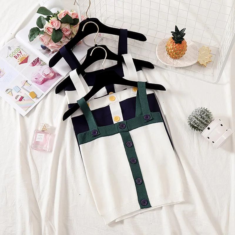 Женский укороченный топ в полоску HELIAR хлопковая майка на пуговицах с дырками