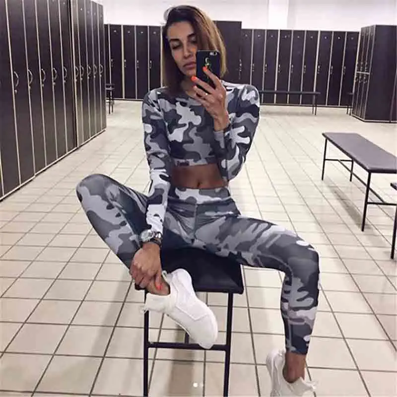 Новый брендовый Камуфляжный спортивный костюм женский комплект из двух