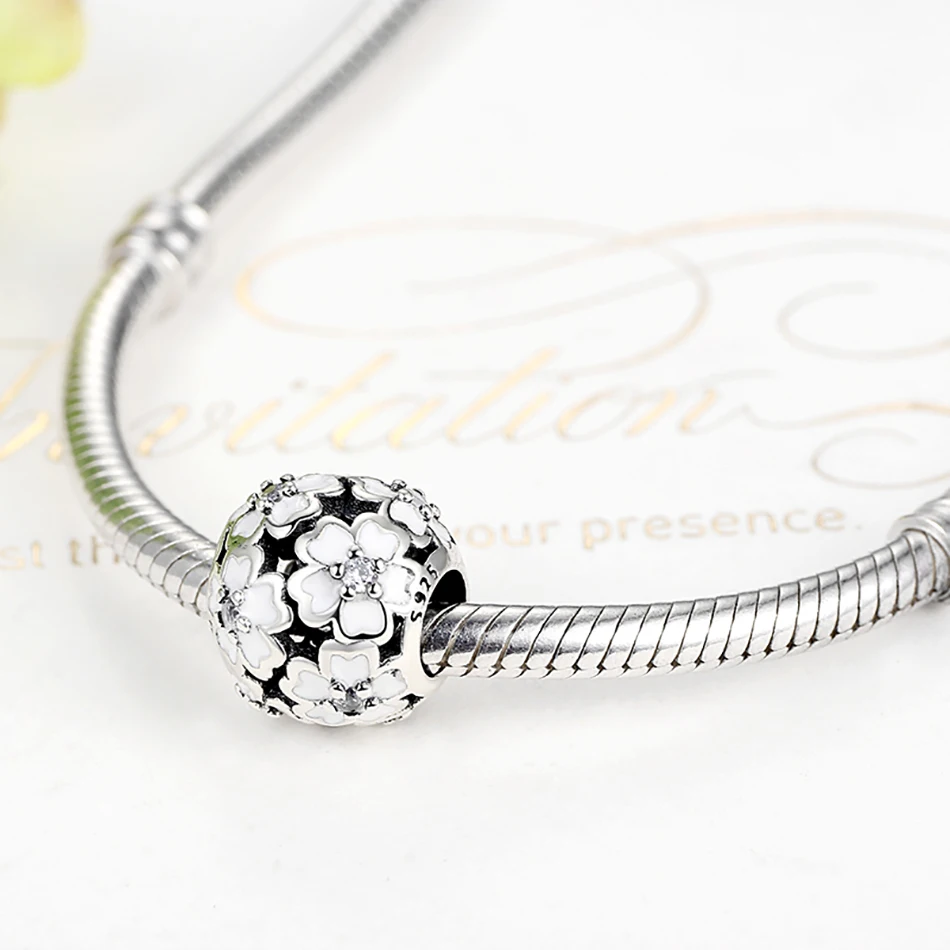 Модные ажурные бусины из серебра 925 пробы цветок белой эмали циркониевые