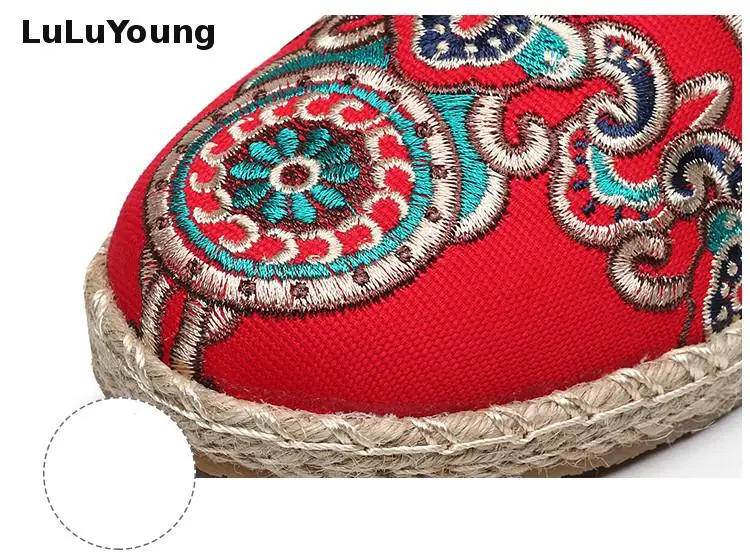 

Flat Breathable Straw Shoes Embroidered Women Shoes Sy-2435