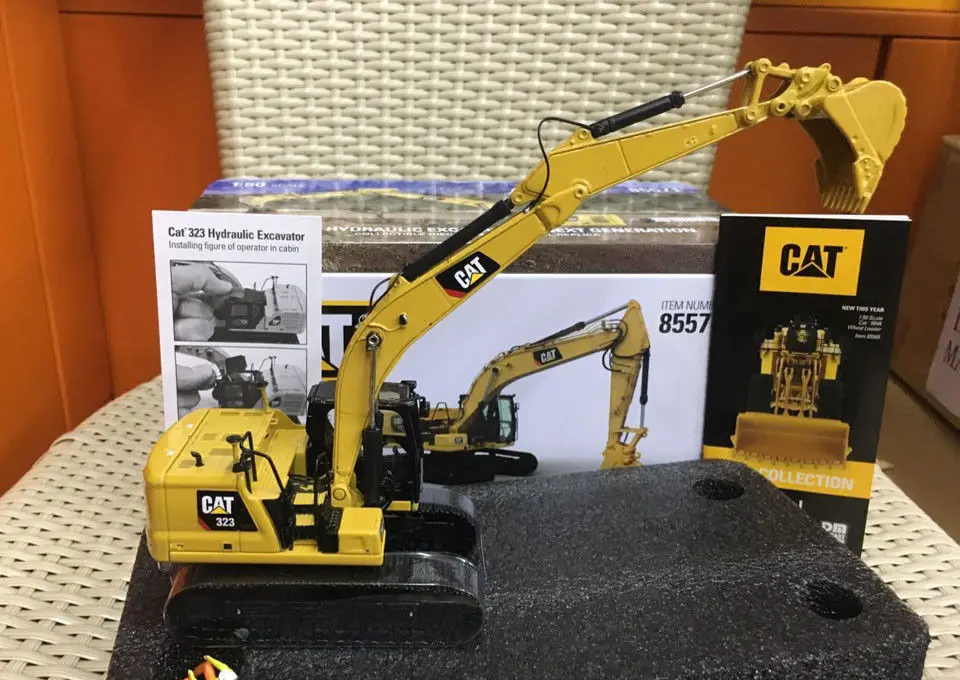 DM 1:50 гусеница Cat 323 гидравлический экскаватор машинное оборудование 85571 литая модель для сбора, украшения