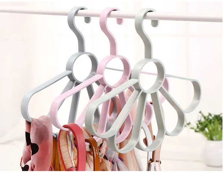 1PC New Fashion Nordic Wind Fan Scarf Hanger Frame Petal Multifunctional Tie Belt Storage Rack Holes Holder ND 0212 | Дом и сад