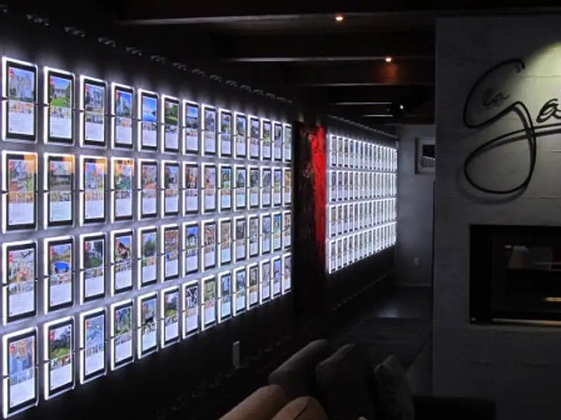 Рекламный световой короб для окон недвижимости Светодиодная панель подвесная