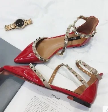 Женские туфли из мягкой кожи с острым носком и ремешком на щиколотке | Обувь