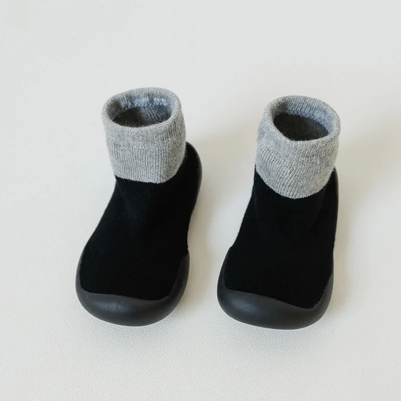 black and gray Босоножки; Осенняя детская обувь с мягкой подошвой; Детская домашняя обувь; зимние домашние тапочки; детские резиновые Сабо; Вьетнамки для малышей - Цвет: black and gray