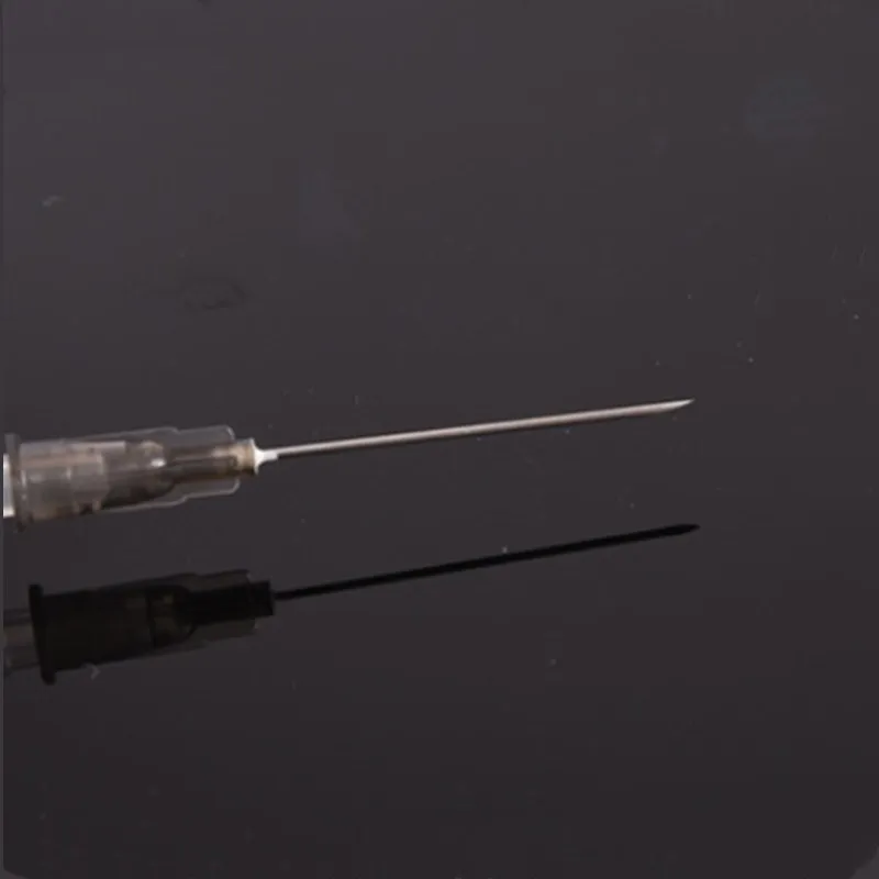 Шприц одноразовый стерильный прозрачный с заостренным кончиком 0 8 мм 50