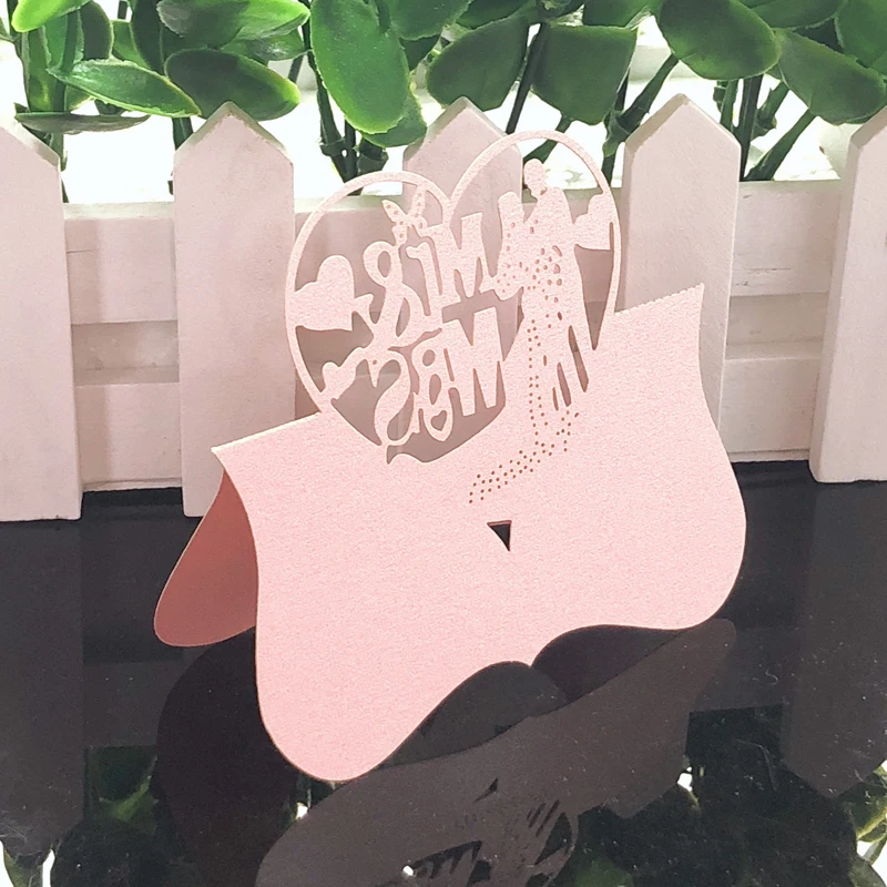 10 цветов 50 шт. MR& MRS Love Heart лазерная резка, для свадьбы Вечерние настольные карточка с именем и местом, настройка сообщений, вечерние принадлежности для мероприятий