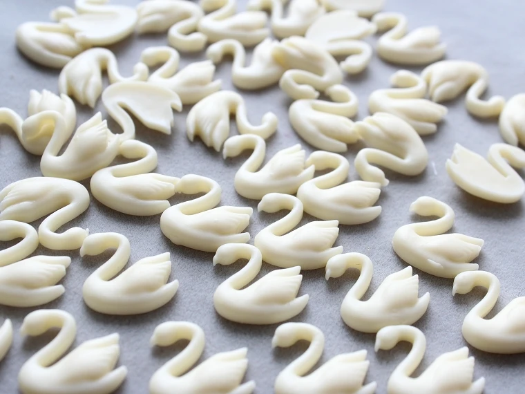 200 шт слоновой кости Элегантные Очаровательные Лебеди смолы матовые кабошоны cab 20